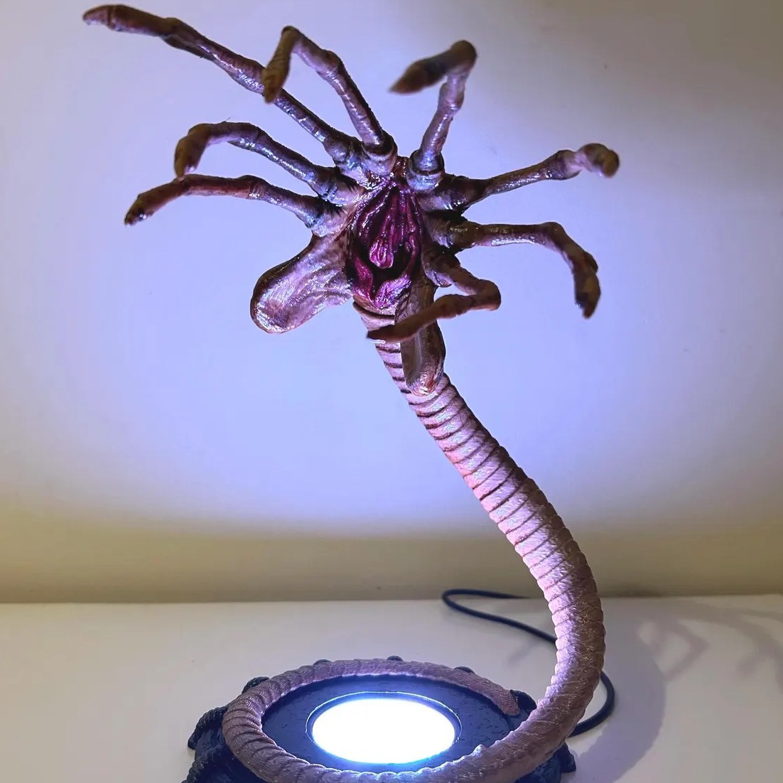 Lampu Alien Facehugger Lampu M - Lighting Decoration Ideas ulasan dan harga